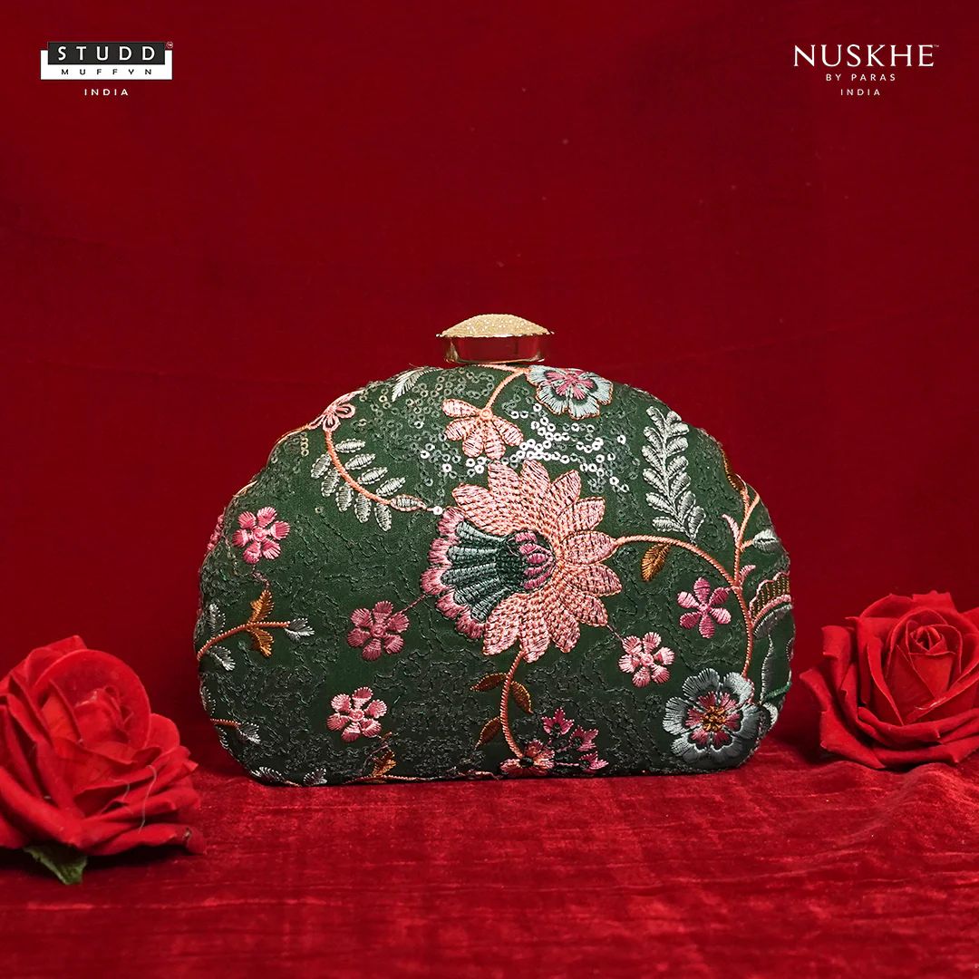 Raatkali Trio I Saree Clutch Earrings - Image 3